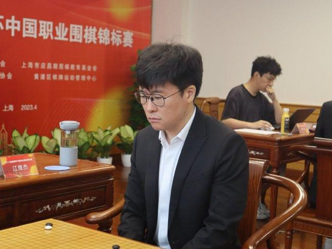 下半场伤停补时7分钟，全场比赛结束，最终利物浦4-3富勒姆。